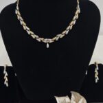 Elegant Dual-Tone Leaf Motif Necklace Set